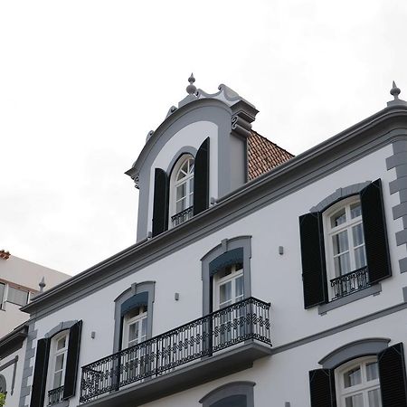 Edificio Charles 103 Apartment ฟุงชาล ภายนอก รูปภาพ