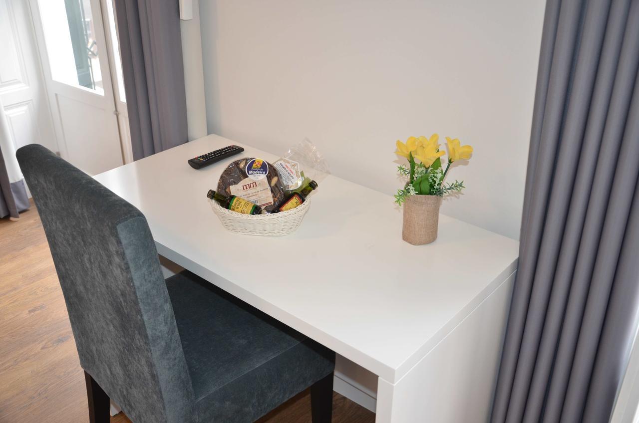 Edificio Charles 103 Apartment ฟุงชาล ภายนอก รูปภาพ