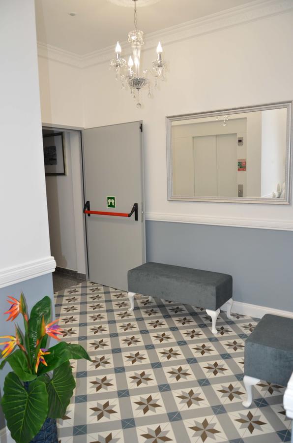 Edificio Charles 103 Apartment ฟุงชาล ภายนอก รูปภาพ